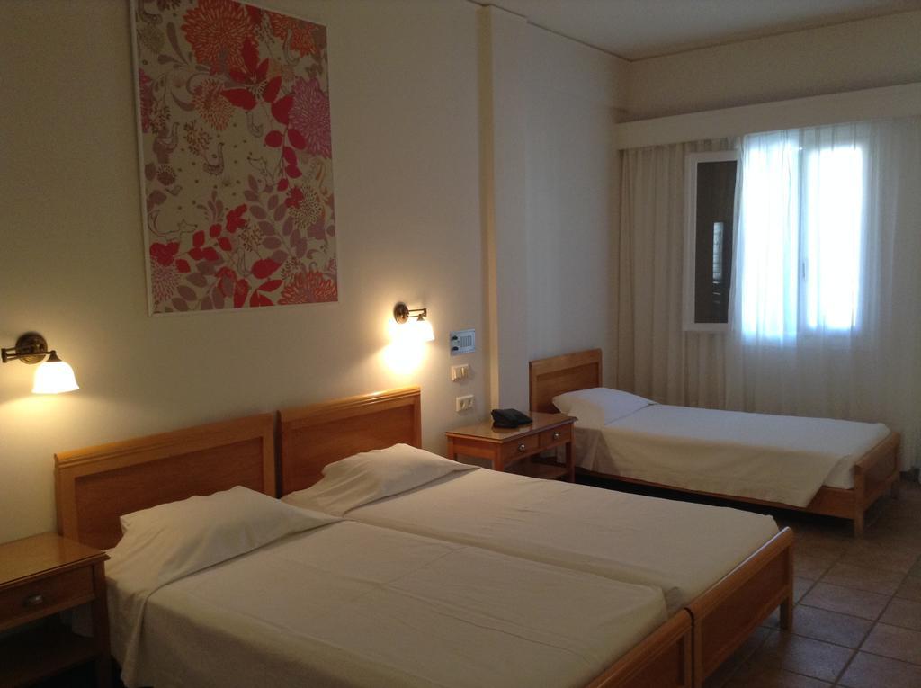 Rose Bay Hotel Kamari  Bagian luar foto